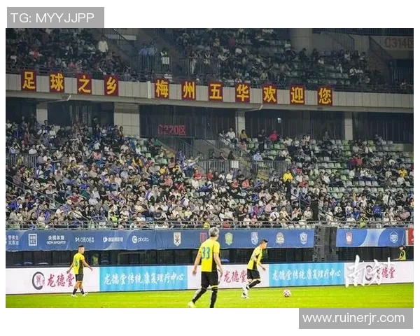 足球明星风采大赏全球球场瞬间精彩回顾与经典瞬间合集