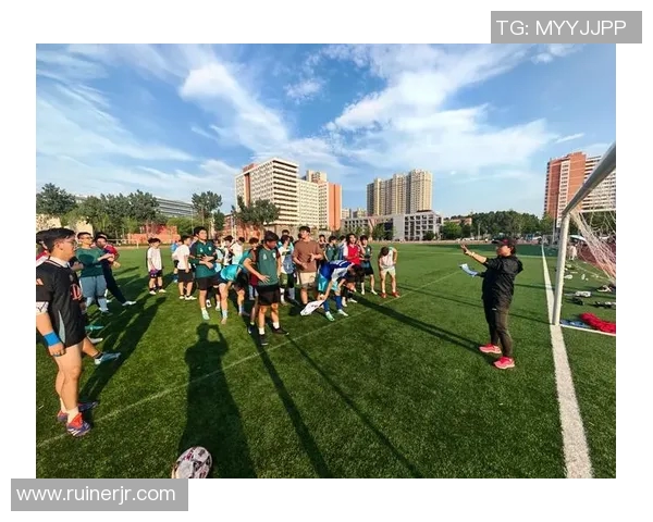 足球明星身高体重揭秘：谁是绿茵场上的巨人和小个子